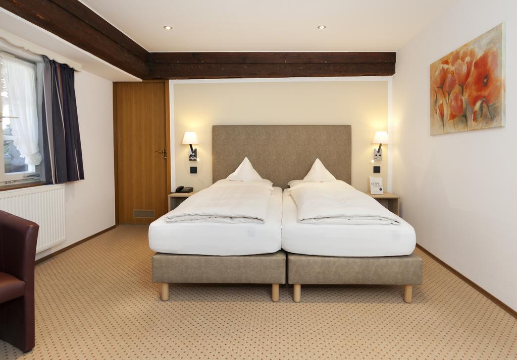 Romantik Hotel Johanniter-Kreuz Юберлинген Екстериор снимка