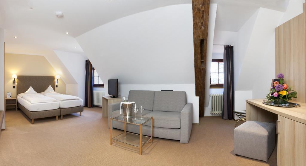 Romantik Hotel Johanniter-Kreuz Юберлинген Екстериор снимка